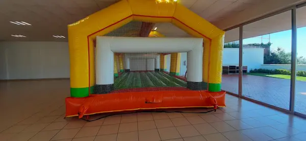 Cancha de Futbol Amarilla