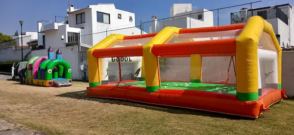 Cancha de Futbol Amarilla